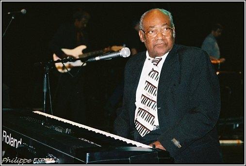 Henry_GRAY03.jpg